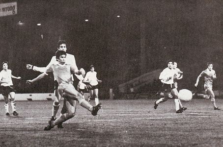 tottenham home 1980 to 81 mackenzie volleyed goal3