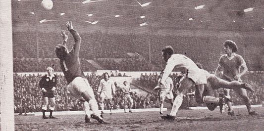Leeds away fa cup 1977 to 78 tueart goal
