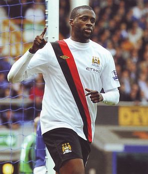 everton away 2010 to 11 prog yaya goal 2