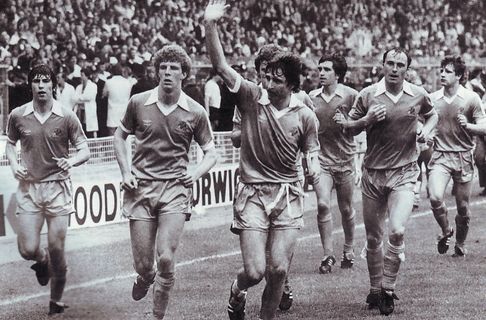 spurs fa cup final 1980 to 81 lap of honor