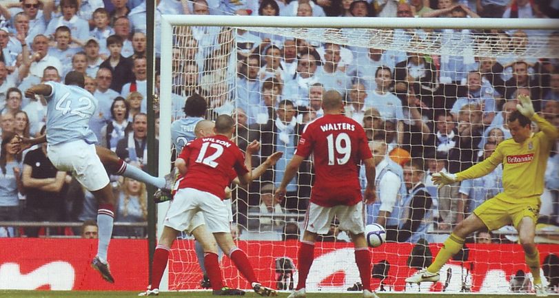 stoke fa cup final 2010 to 11 yaya goal