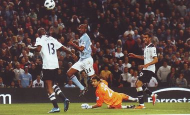 tottenham home 2010 to 11 action3