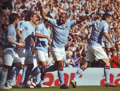 west ham home 2010 to 11 dejong goal