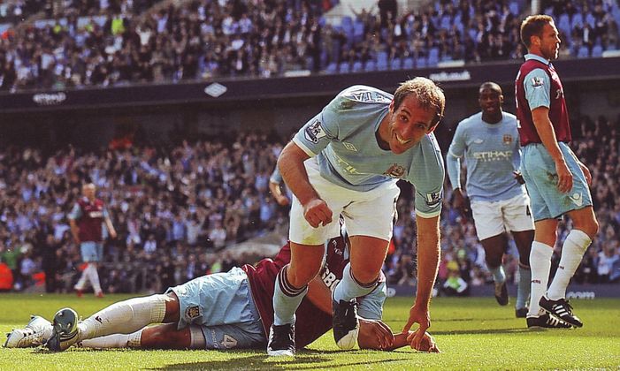 west ham home 2010 to 11 zabaletta goal