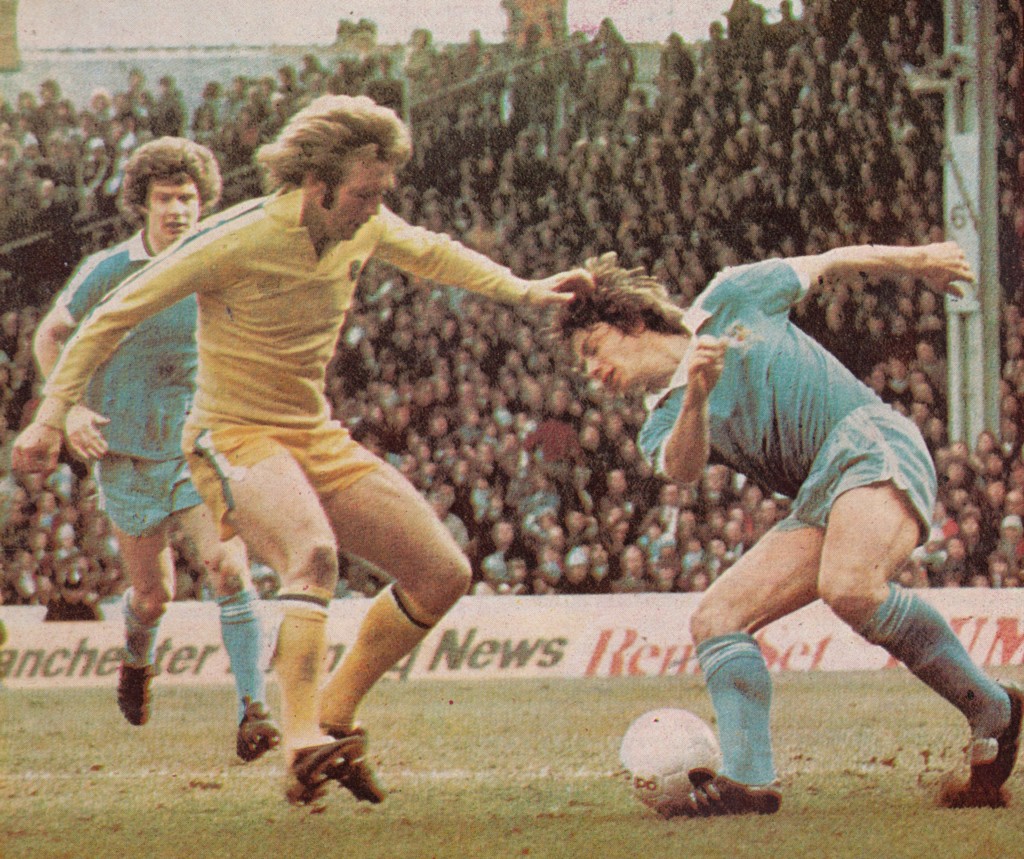 LEEDS home 1976 to 77 actioN5