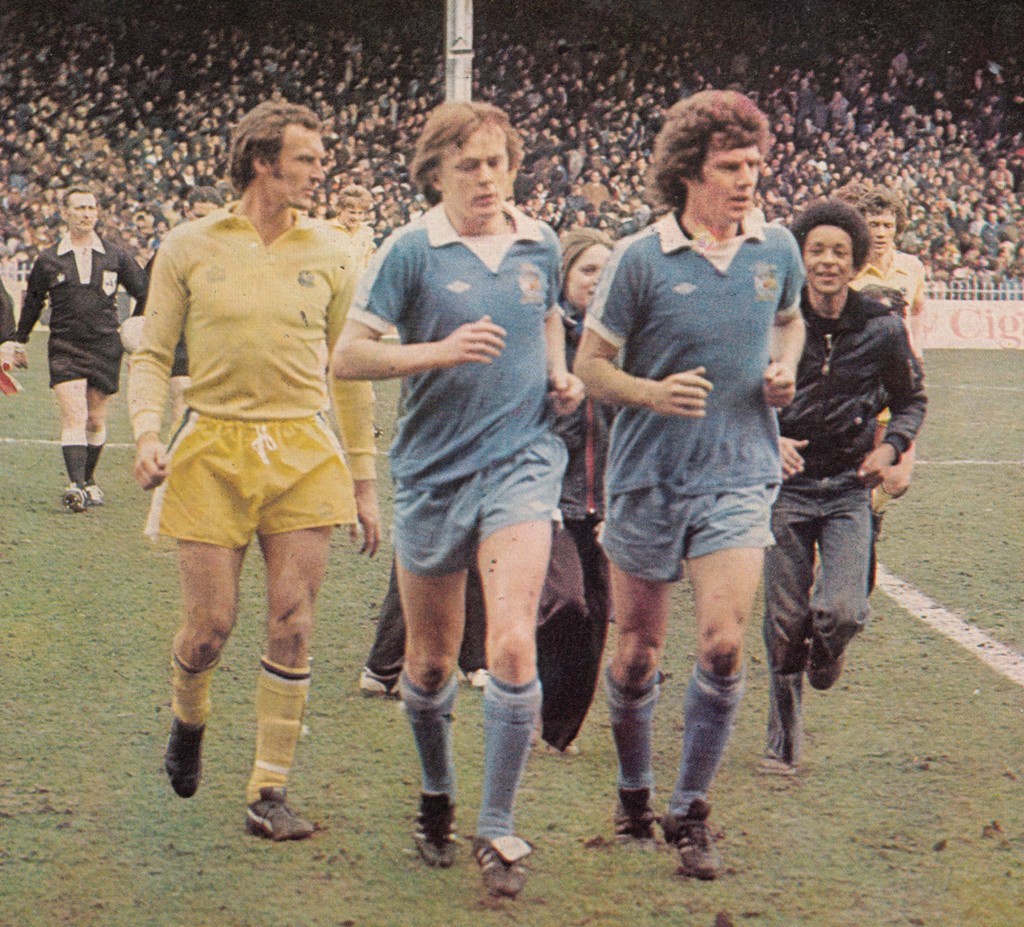 LEEDS home 1976 to 77 actiom3