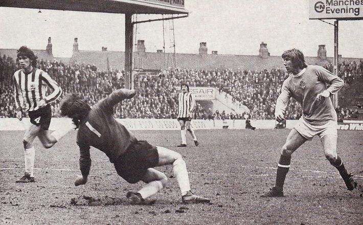 Sheff U home 1972 to 73 bell citys 2nd goal