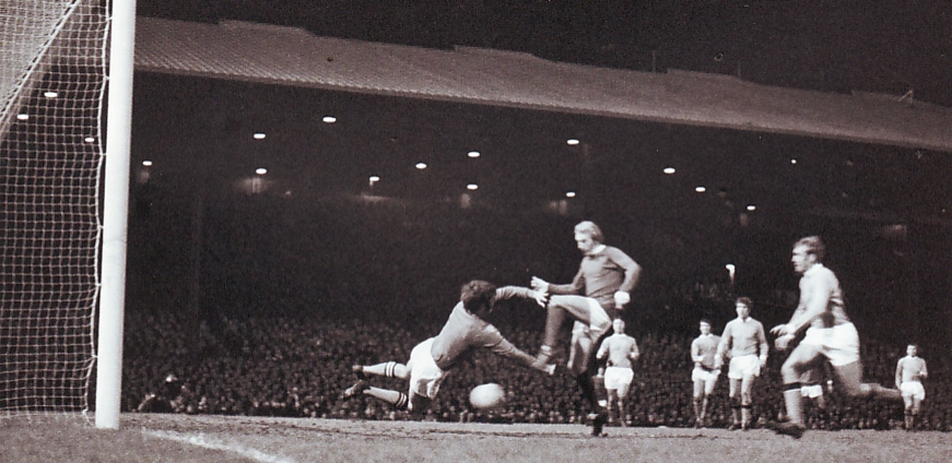Man Utd Away League Cup Semi 1969-70 law utd goal