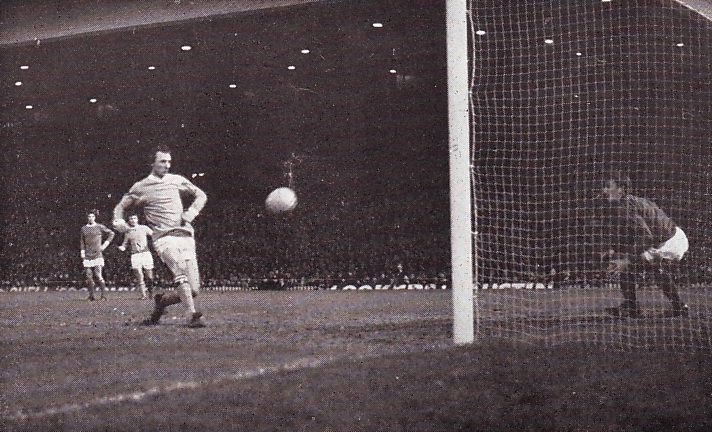Man Utd Away League Cup Semi 1969-70 summerbee goal2
