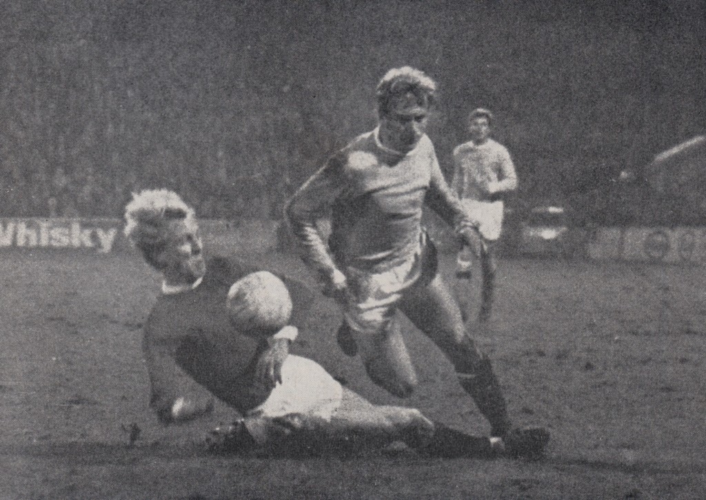 manchester united home league cup semi 1969 to 70 lee brought down for pen