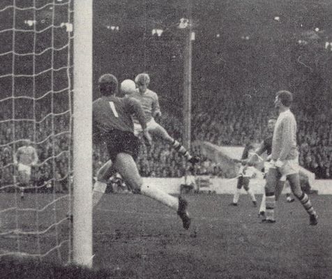 whu home 1966-67 action 2