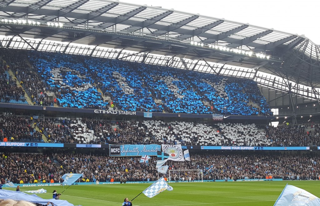 man utd home 2015 to 16 crowd fans