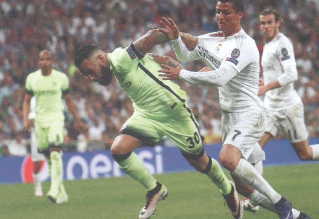 real madrid away 2015 to 16 action5