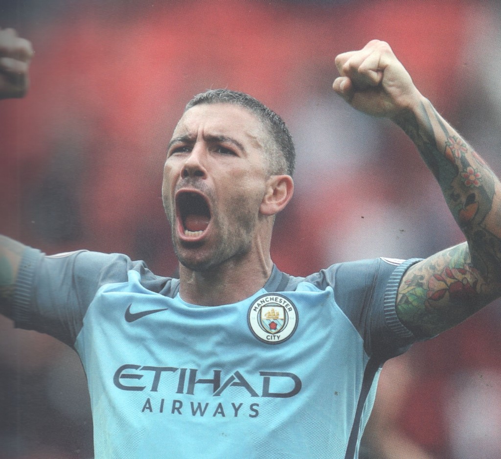 manchester united away 2016 to 17 celebration2