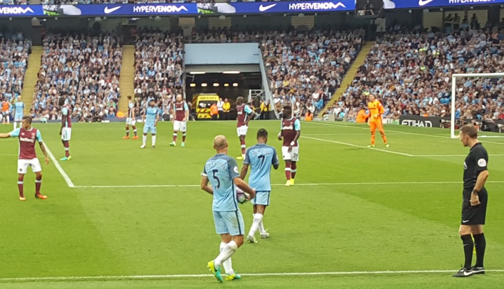 west ham home 2016 to 17 action2