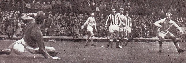 sunderland away 1968 to 69 lee 3rd city goal