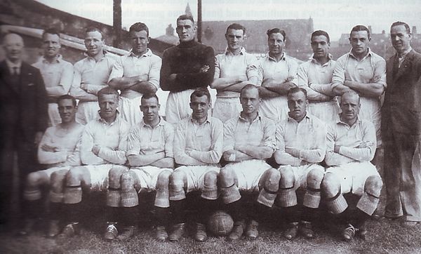 1935 to 36 team group