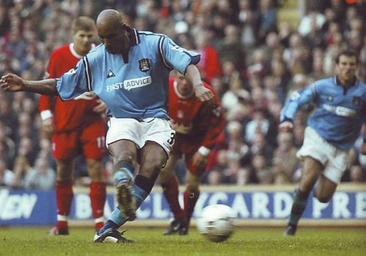 2002-03 liverpool away anelka penalty2