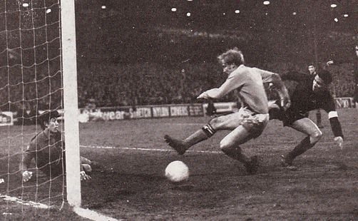 ACADEMICA DE COIMBRA 1969 to 70 action4