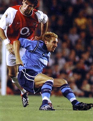 Arsenal away 2002 to 03 action3