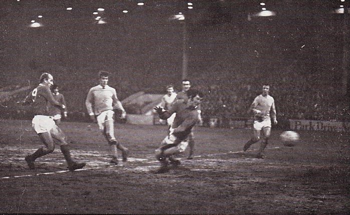 Man Utd home leagur cup semi charlton equaliser