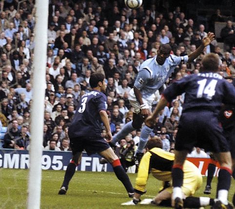 Pompey home 2004 to 05 distin goal Pompey home 2004 to 05 distin goal