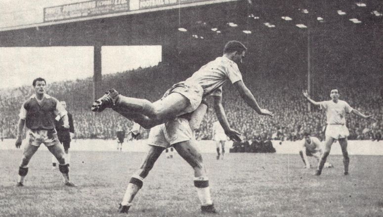 arsenal home 1960-61 action