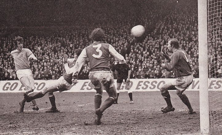 arsenal home 1972 to 73 booth goal