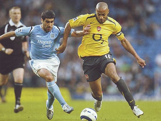 arsenal home 2005 to 06 action