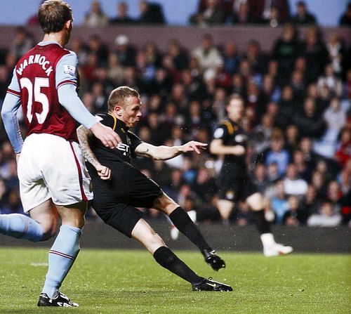 aston villa away 2009 to 10 bellamy goal