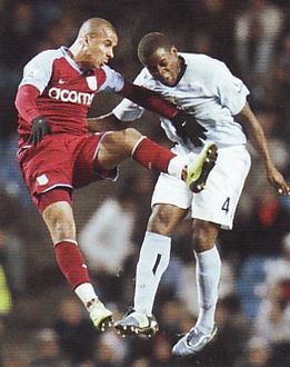 aston villa home 2008 to 09 action