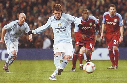 aston villa home 2008 to 09 elano goal