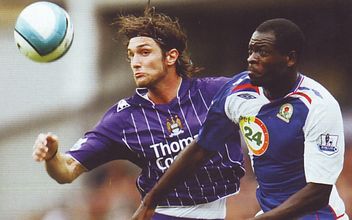 ../images/site_images/blackburn away 2007 to 08 dunne sent offa.jpg