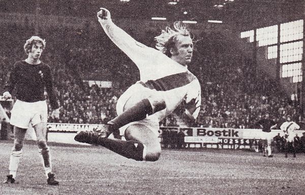 burnley away 1973 to 74 lee action