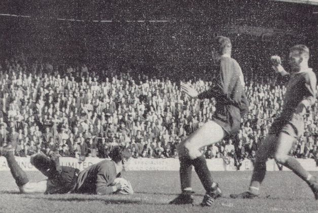 cardiff awy 1965-66 ogley save