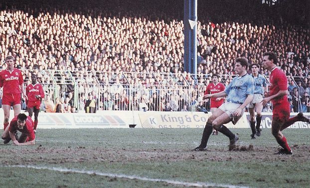 charlton home 1989 to 90 white goal charlton home 1989 to 90 white goal