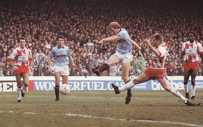 chelsea home 1990 to 91 megson goal