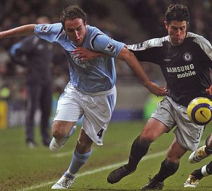 chelsea home 2005 to 06 action2