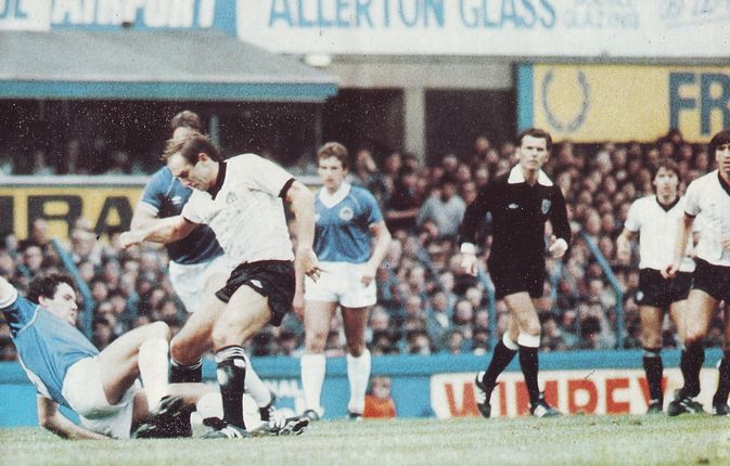 everton away 1982 to 83 action