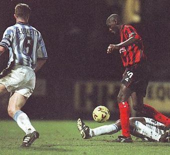 huddersfield away 1999 to 00 goater goal2
