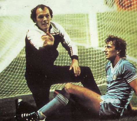 leeds home 1981 to 82 Francis injury leeds home 1981 to 82 Francis injury