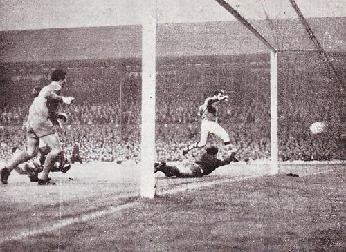 liverpool away 1966 to 67 gray goal