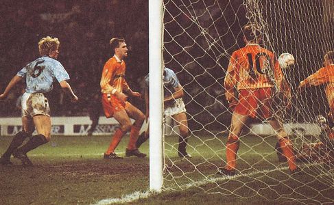 luton home 1990 to 91 action