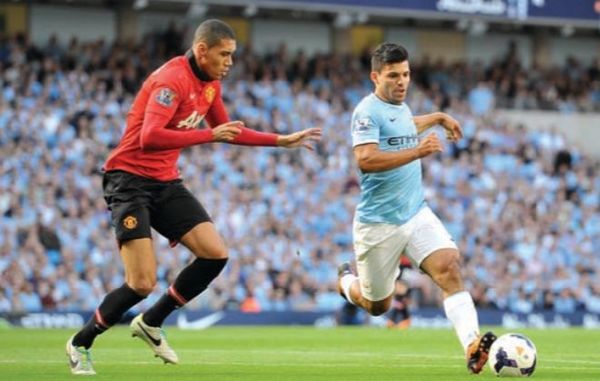 man united home 2013 to 14 action