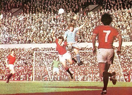 man utd away 1976 to 77 action