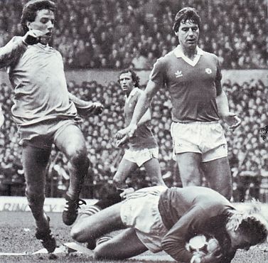 man utd away 1981 to 82 action