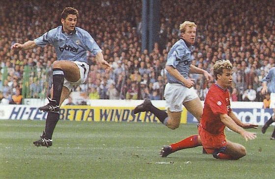 oldham home 1991 to 92 white goal