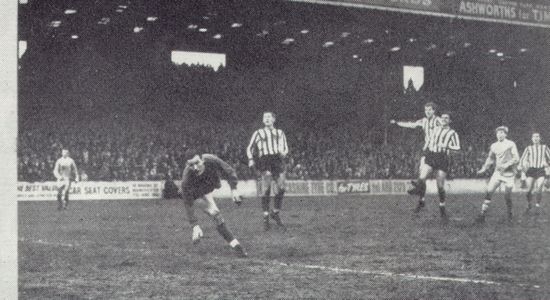 southampton home 1966-67 Bell goal