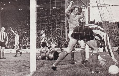 stoke home 1972-73 mellor goal2 stoke home 1972-73 mellor goal2