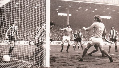 stoke home fa cup 1972 to 73 bell goal 1-0a